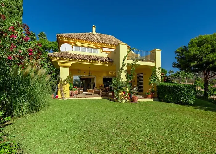 Golf In Marbella, Frontline Golfvilla In Rioreal Golf מארבלה